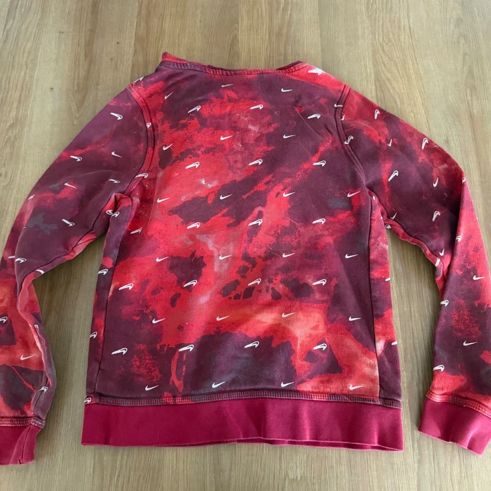 Nike Kids M Red Tie Dye All‎ Over Print Swoosh Logo Pullover Hoodie Sweatshirt